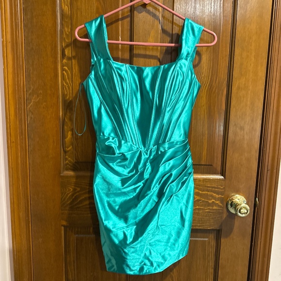 Dress - Picture 2 of 2